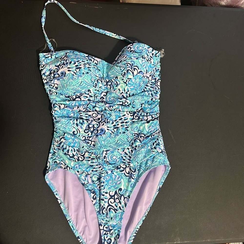 Lilly Pulitzer Flamenco one piece Swimsuit size 12